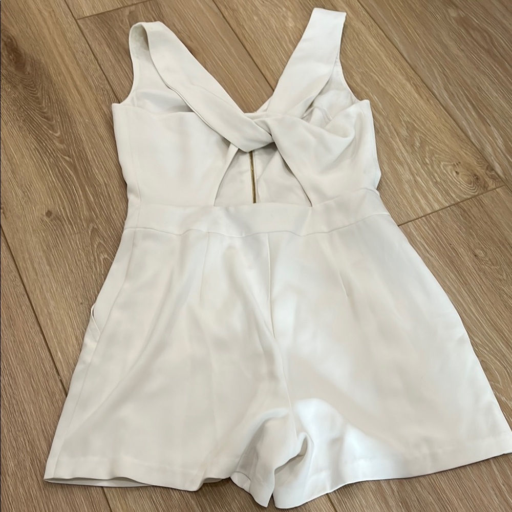 Trina Turk Zip Front/Twist Back Elegant White Sleeveless Romper